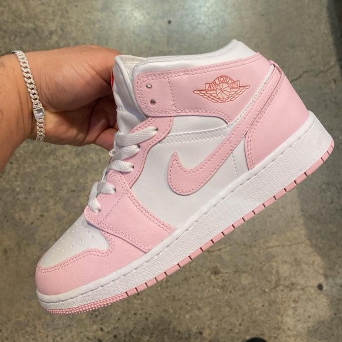 Air Jordan 1 Mid Pink Foam Fire Red