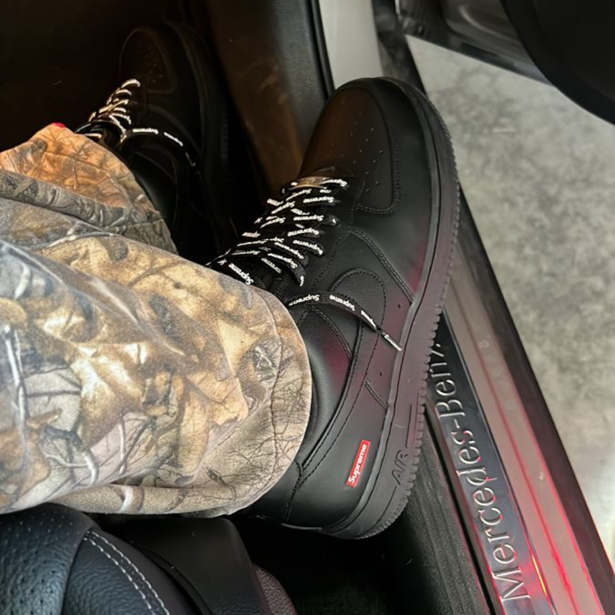 Nike Air Force 1 Low Black Supreme