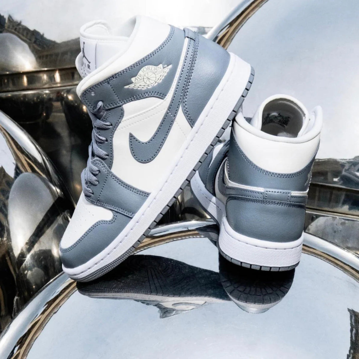 Air Jordan 1 Mid Stealth (W)