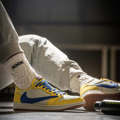 Air Jordan 1 Low OG x Travis Scott Canary